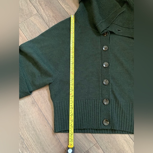 Like⭐️NEW⭐️Banana Republic 100% Merino Wool Sweater •Medium - Picture 8 of 15